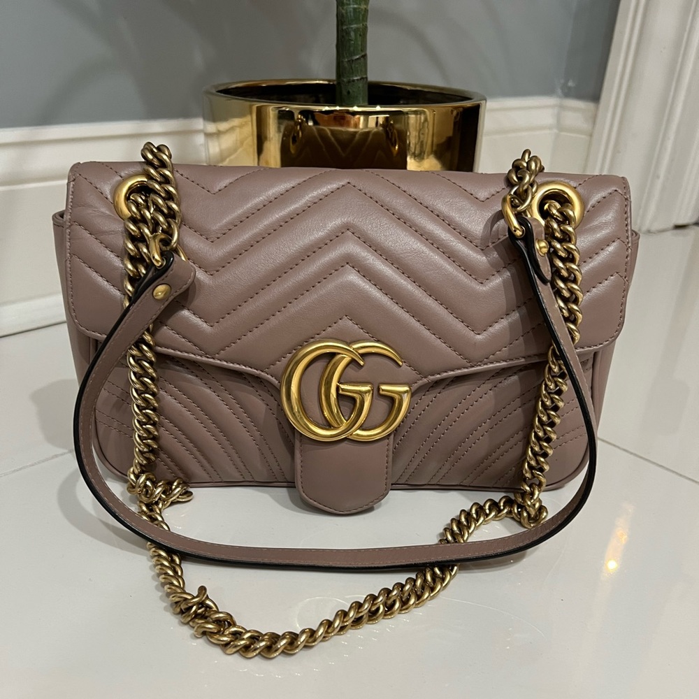 GG Marmont matelassé shoulder bag 100% authentic